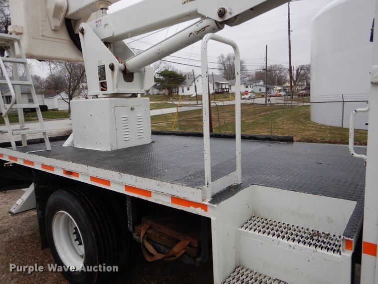 image for item DH6477 2000 Freightliner FL70 bucket truck