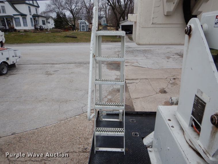 image for item DH6477 2000 Freightliner FL70 bucket truck