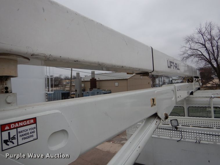 image for item DH6477 2000 Freightliner FL70 bucket truck