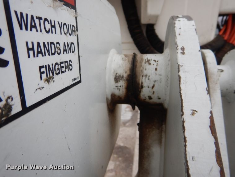 image for item DH6477 2000 Freightliner FL70 bucket truck