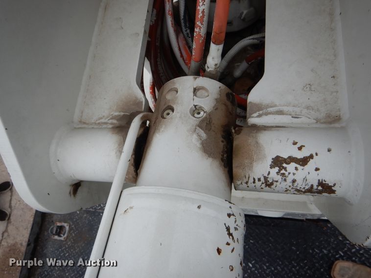 image for item DH6477 2000 Freightliner FL70 bucket truck