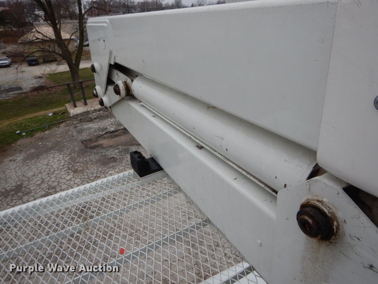 image for item DH6477 2000 Freightliner FL70 bucket truck