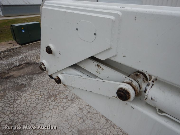 image for item DH6477 2000 Freightliner FL70 bucket truck