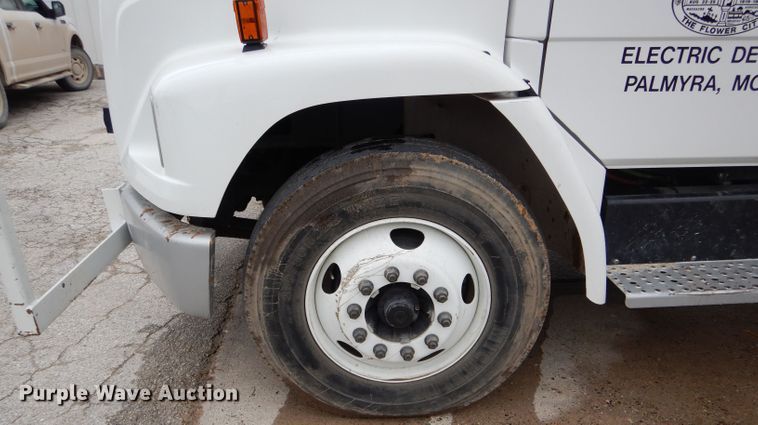 image for item DH6477 2000 Freightliner FL70 bucket truck