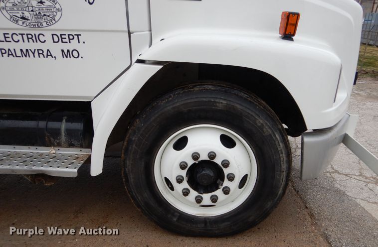 image for item DH6477 2000 Freightliner FL70 bucket truck