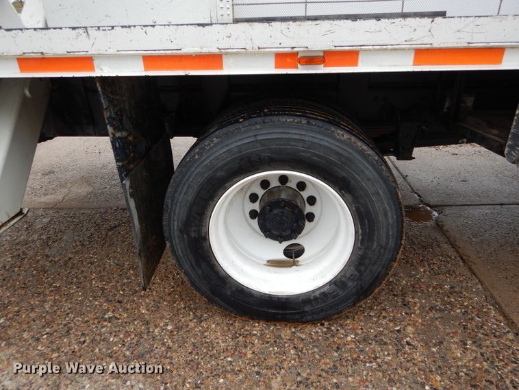 image for item DH6477 2000 Freightliner FL70 bucket truck