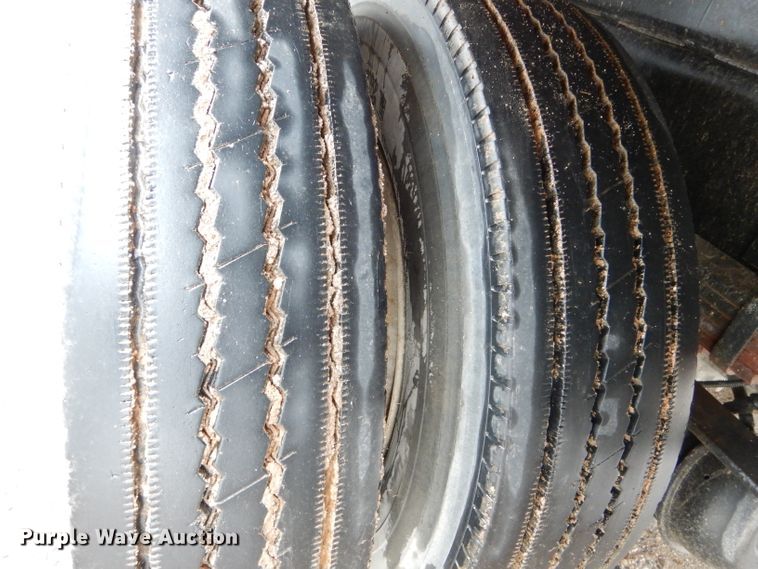 image for item DH6477 2000 Freightliner FL70 bucket truck