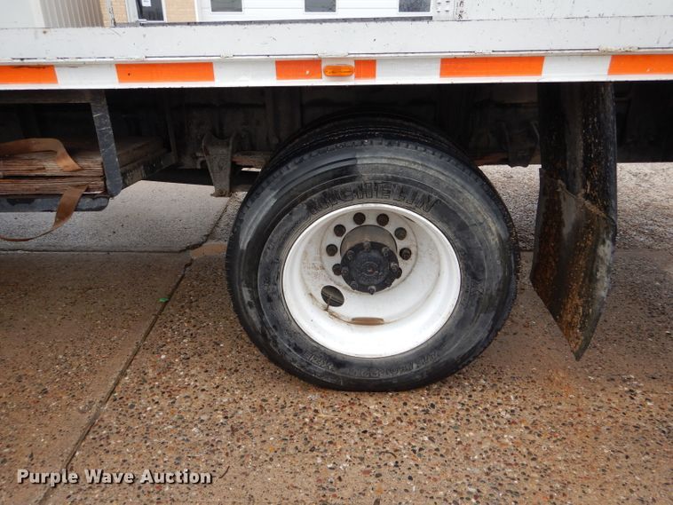 image for item DH6477 2000 Freightliner FL70 bucket truck