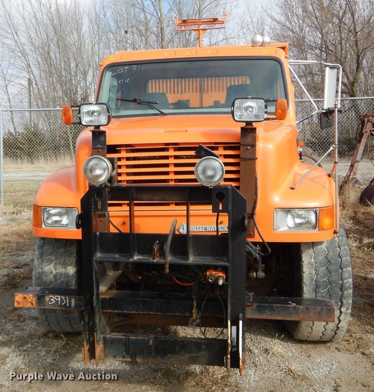 image for item DH6486 1999 International 4900 dump truck