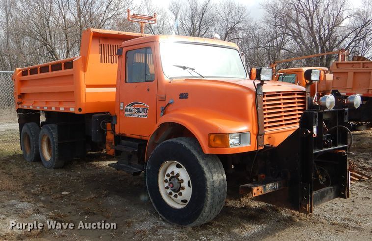 image for item DH6486 1999 International 4900 dump truck