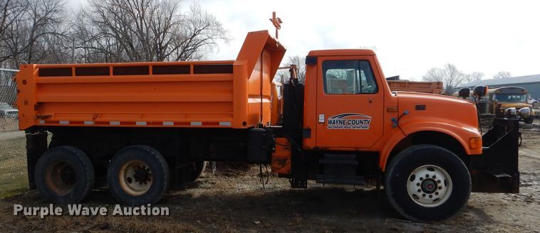 image for item DH6486 1999 International 4900 dump truck