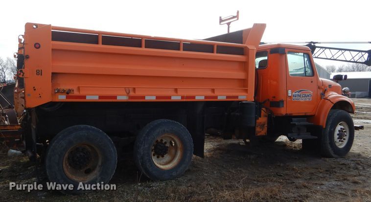image for item DH6486 1999 International 4900 dump truck