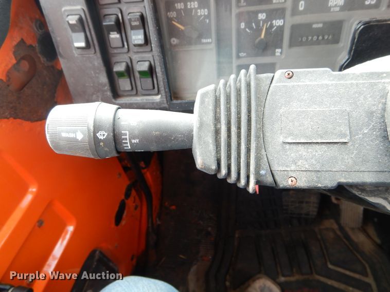 image for item DH6486 1999 International 4900 dump truck