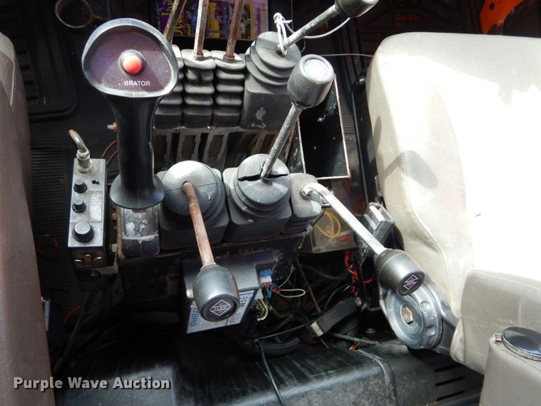 image for item DH6486 1999 International 4900 dump truck