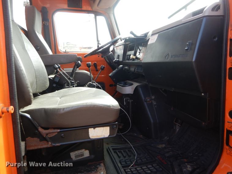 image for item DH6486 1999 International 4900 dump truck