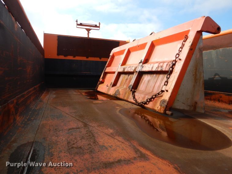 image for item DH6486 1999 International 4900 dump truck