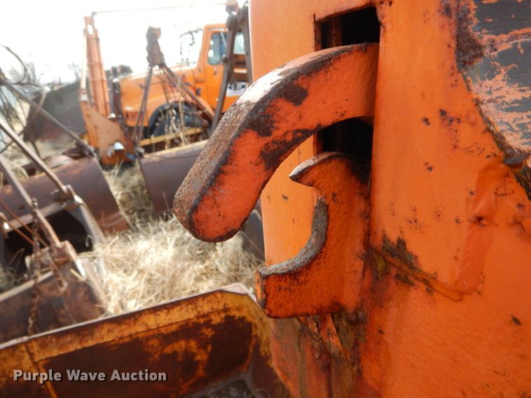 image for item DH6486 1999 International 4900 dump truck