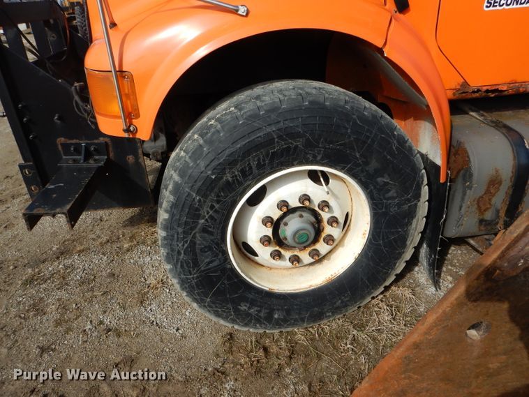 image for item DH6486 1999 International 4900 dump truck