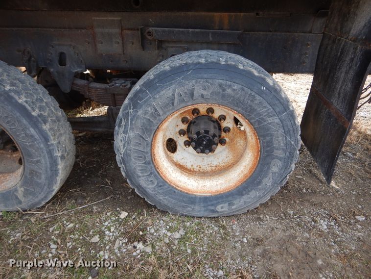 image for item DH6486 1999 International 4900 dump truck