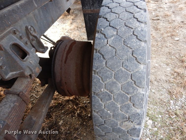 image for item DH6486 1999 International 4900 dump truck