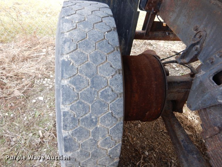 image for item DH6486 1999 International 4900 dump truck