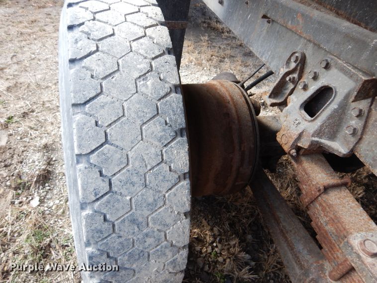 image for item DH6486 1999 International 4900 dump truck