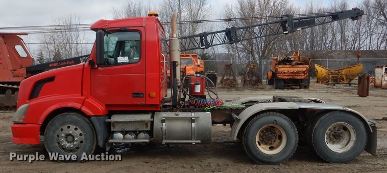 image for item DH6487 2007 Volvo VNL semi truck