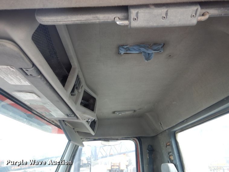 image for item DH6487 2007 Volvo VNL semi truck