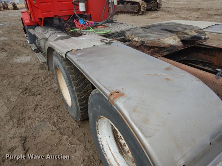 image for item DH6487 2007 Volvo VNL semi truck