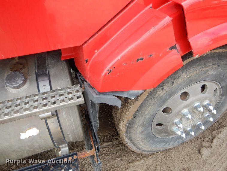 image for item DH6487 2007 Volvo VNL semi truck