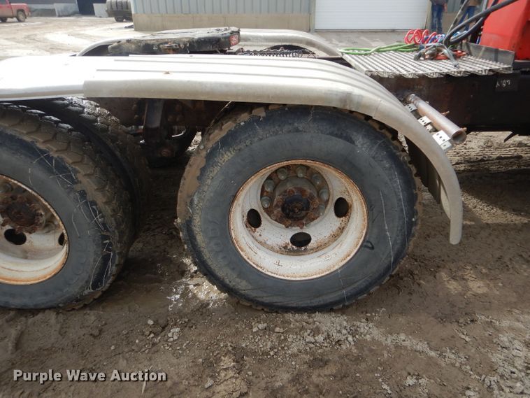 image for item DH6487 2007 Volvo VNL semi truck