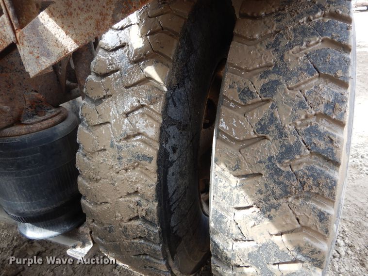 image for item DH6487 2007 Volvo VNL semi truck