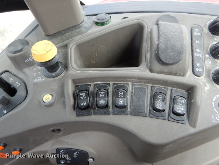 image for item DH6488 2018 Case IH Farmall 110U MFWD tractor