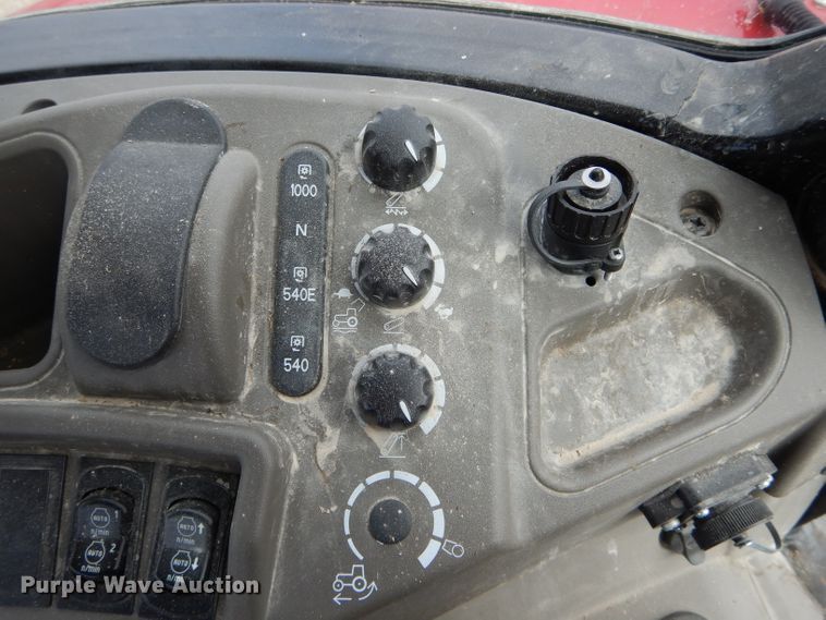 image for item DH6488 2018 Case IH Farmall 110U MFWD tractor