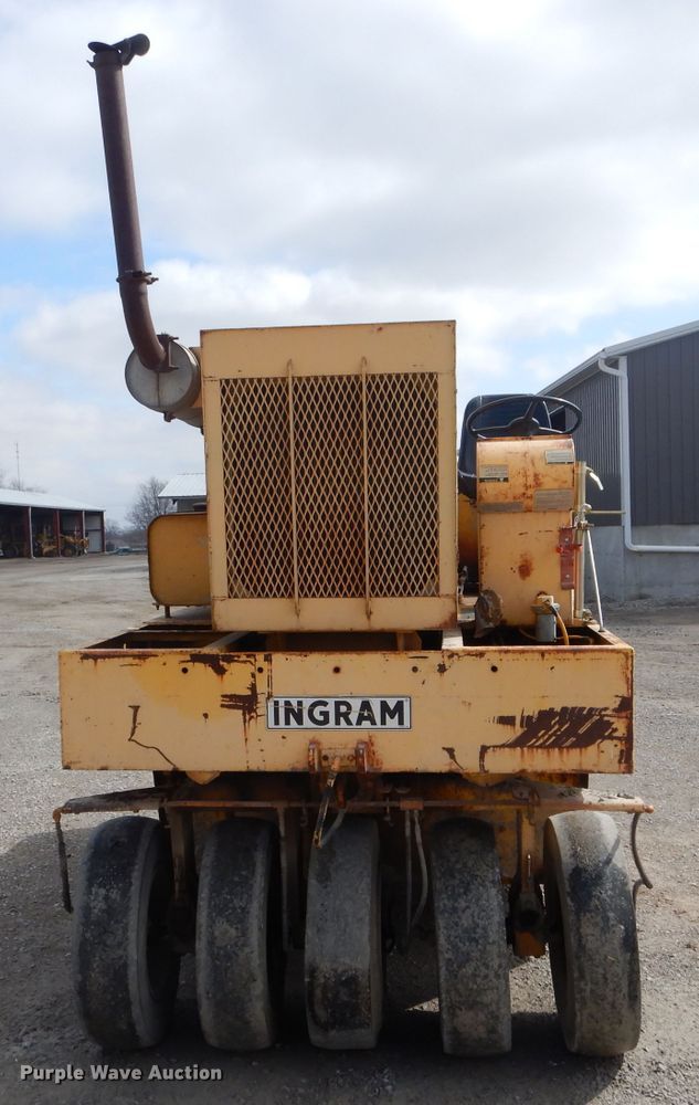 image for item DH6489 Ingram 9-2800-P pneumatic roller