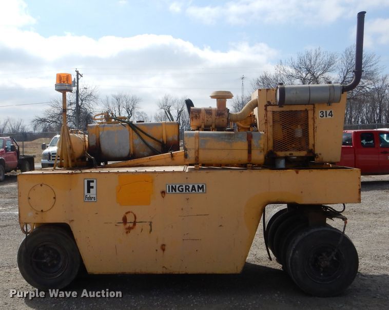 image for item DH6489 Ingram 9-2800-P pneumatic roller