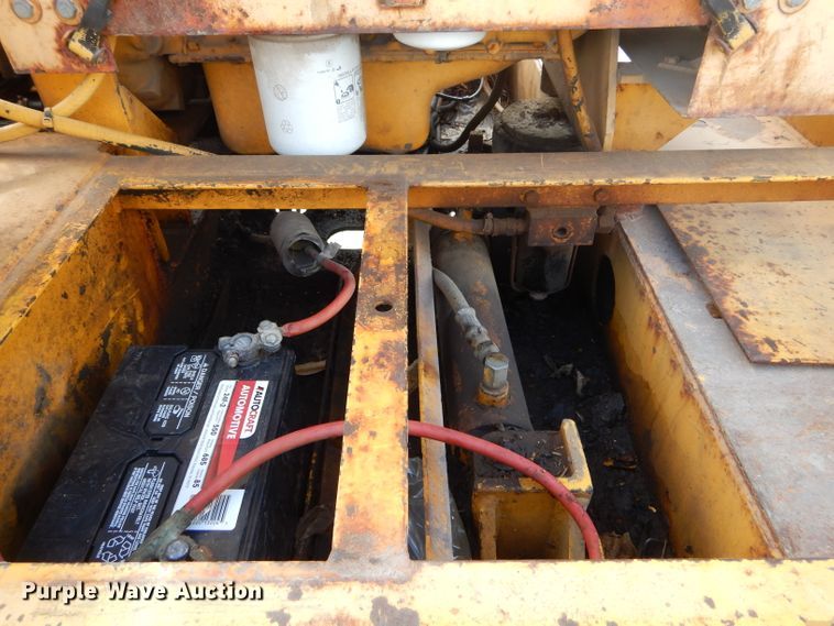 image for item DH6489 Ingram 9-2800-P pneumatic roller