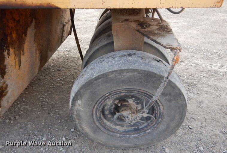 image for item DH6489 Ingram 9-2800-P pneumatic roller