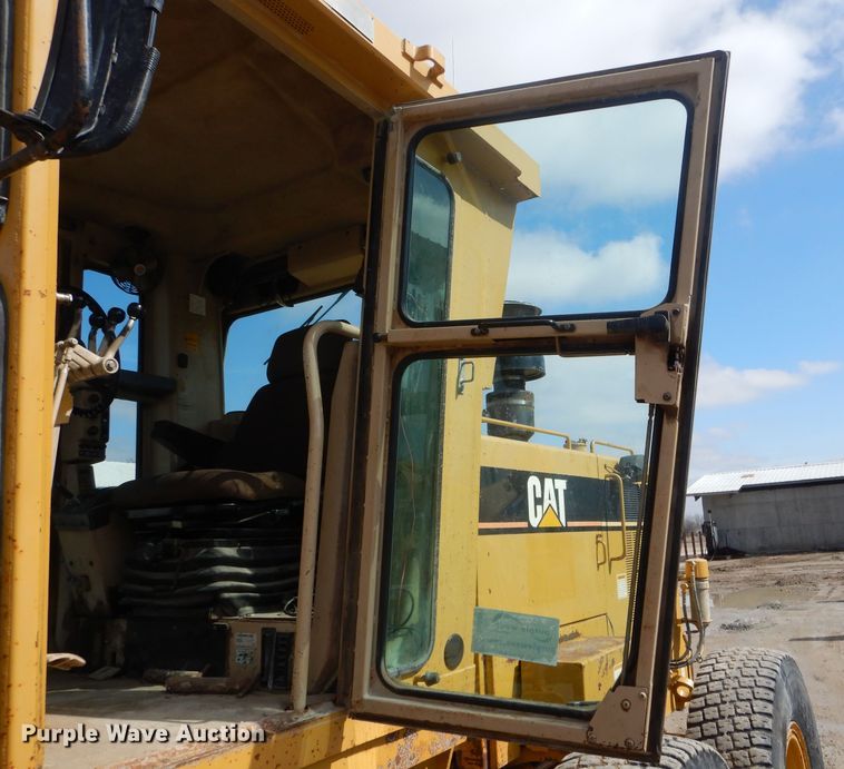 image for item DH6490 1999 Caterpillar 140H motor grader