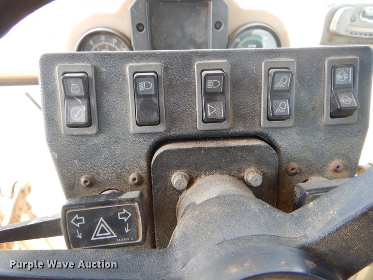 image for item DH6490 1999 Caterpillar 140H motor grader