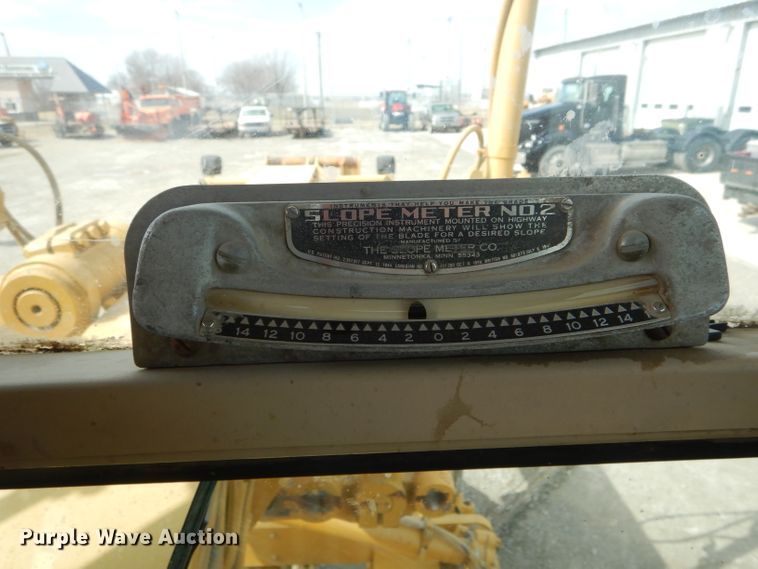 image for item DH6490 1999 Caterpillar 140H motor grader