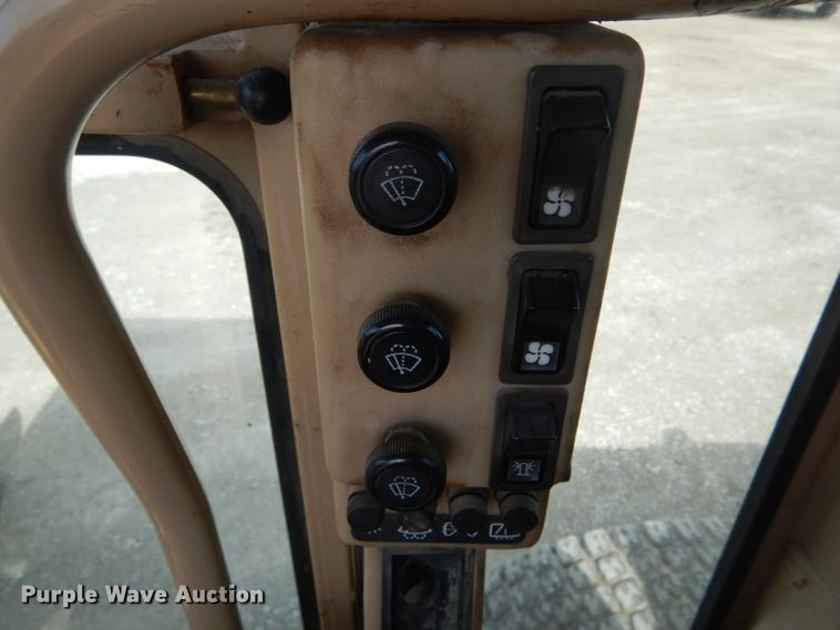 image for item DH6490 1999 Caterpillar 140H motor grader