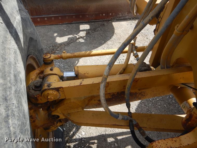 image for item DH6490 1999 Caterpillar 140H motor grader