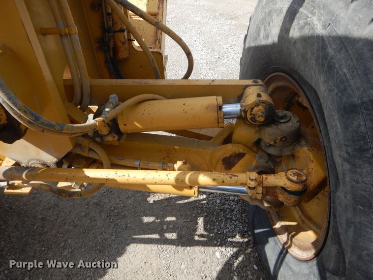 image for item DH6490 1999 Caterpillar 140H motor grader