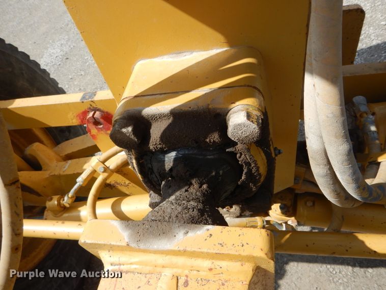 image for item DH6490 1999 Caterpillar 140H motor grader