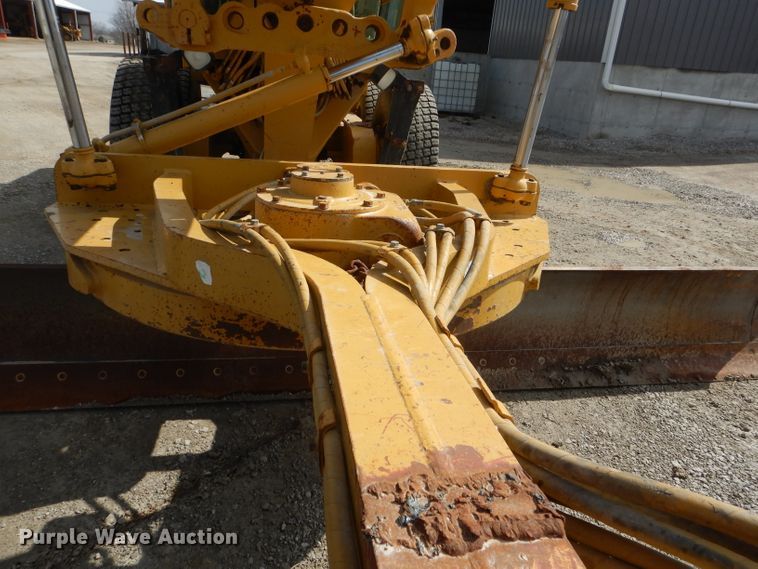 image for item DH6490 1999 Caterpillar 140H motor grader