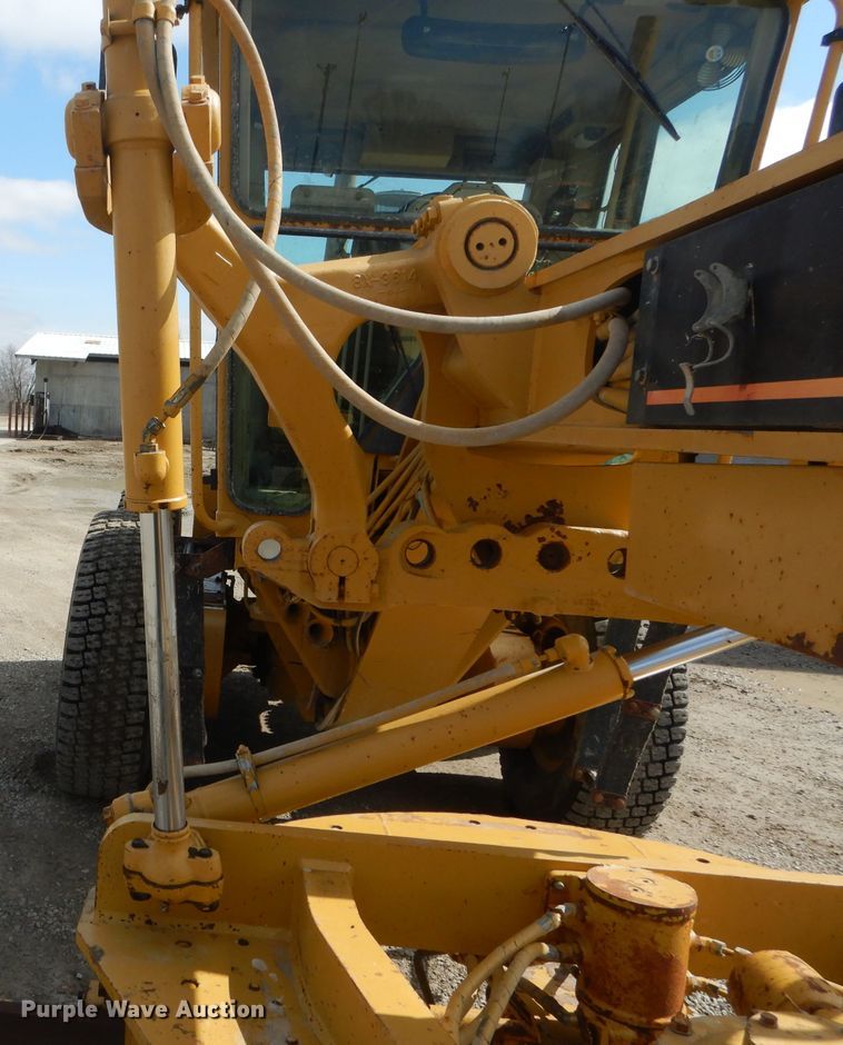 image for item DH6490 1999 Caterpillar 140H motor grader