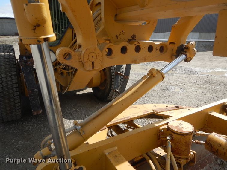 image for item DH6490 1999 Caterpillar 140H motor grader