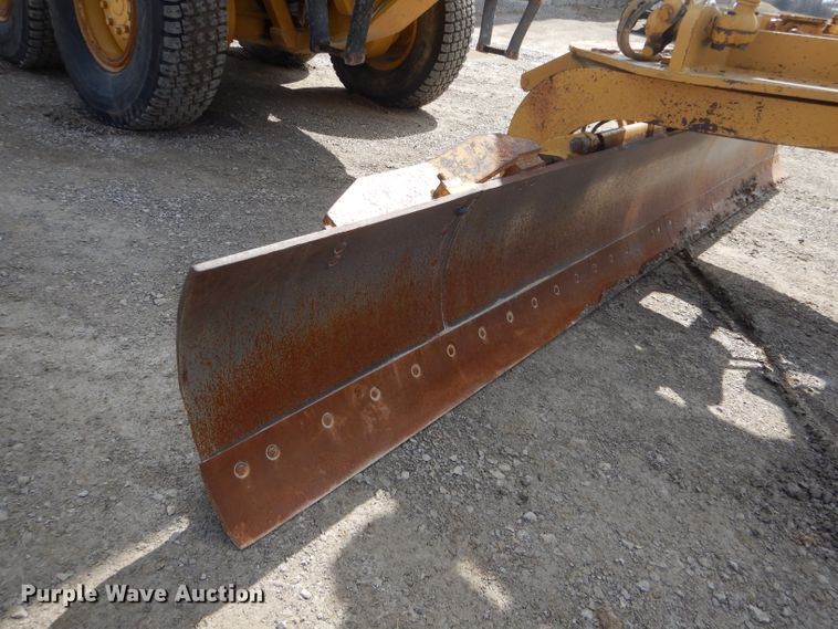 image for item DH6490 1999 Caterpillar 140H motor grader