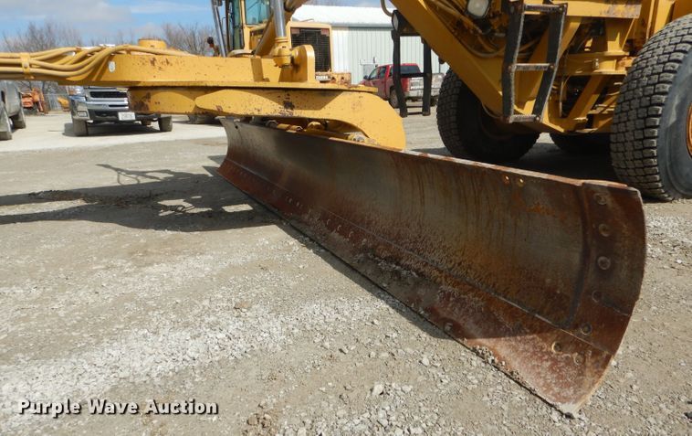 image for item DH6490 1999 Caterpillar 140H motor grader